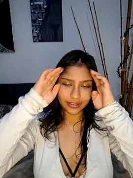 xanthenyx  online show from April 19, 5:07 am