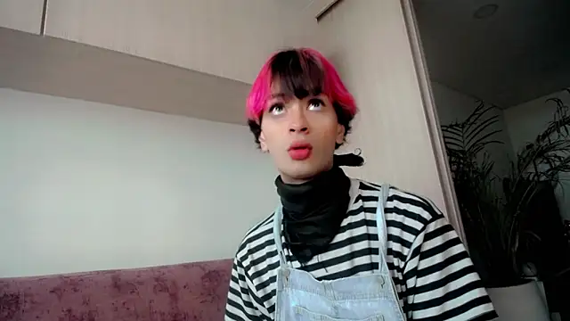 Snapshot of Darksweet_jack chatting on May 3, 3:18 pm Darksweet jack online show from May 3, 3:18 pm