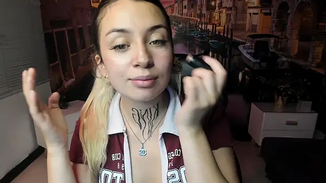 Tamaraa velez online show from April 8, 9:04 pm