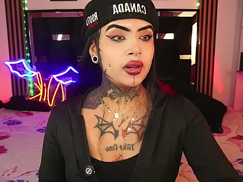 LauriInk1 online show from April 16, 2:01 am