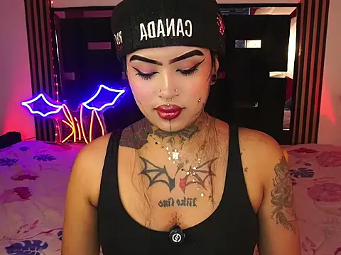 LauriInk1 online show from April 16, 9:39 pm