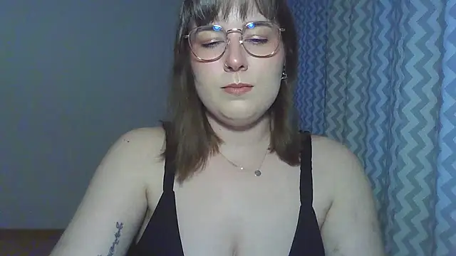Snapshot of ClaraHard chatting on June 22, 6:49 pm ClaraHard online show from June 22, 6:49 pm