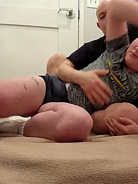 luckilyfound4 online show from March 29, 11:05 pm