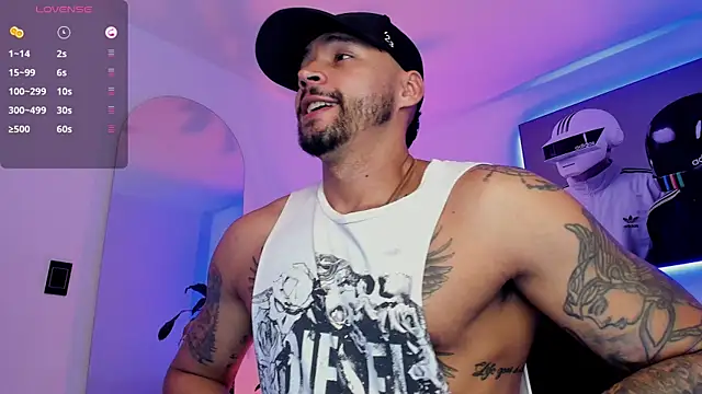 Snapshot of NikoHank_ chatting on June 6, 7:35 am NikoHank online show from June 6, 7:35 am