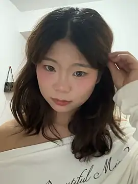 Smallwood 29 online show from April 24, 3:58 pm