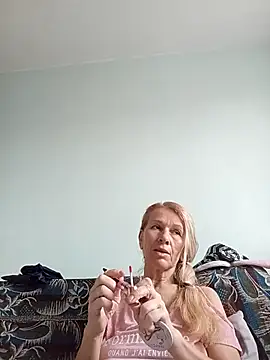 Snapshot of ViktoriaSexi1 chatting on April 1, 2:03 pm ViktoriaSexi1 online show from April 1, 2:03 pm