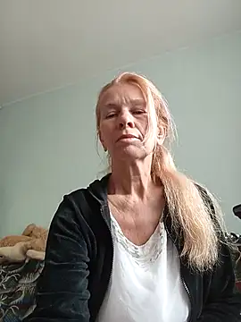 Snapshot of ViktoriaSexi1 chatting on April 16, 8:48 am ViktoriaSexi1 online show from April 16, 8:48 am