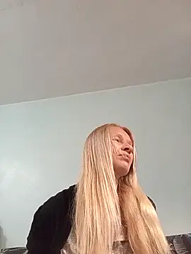 Snapshot of ViktoriaSexi1 chatting on April 16, 8:53 pm ViktoriaSexi1 online show from April 16, 8:53 pm
