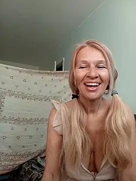 Snapshot of ViktoriaSexi1 chatting on April 24, 4:48 am ViktoriaSexi1 online show from April 24, 4:48 am