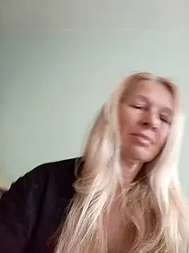 Snapshot of ViktoriaSexi1 chatting on May 1, 3:33 am ViktoriaSexi1 online show from May 1, 3:33 am