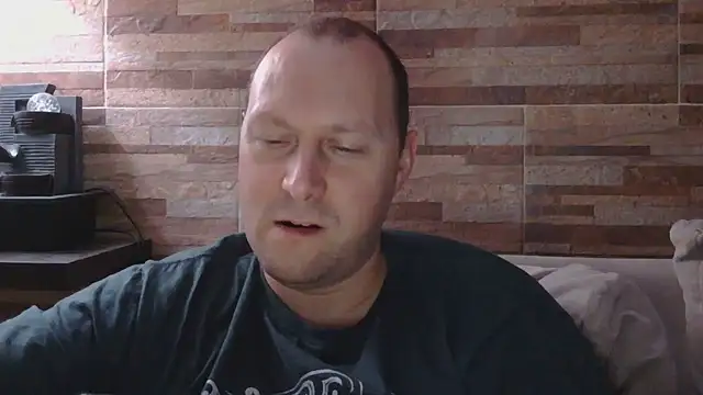 lustonfan online show from August 6, 11:23 am