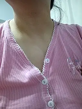 Emi hot1 online show from March 13, 5:08 pm