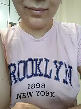 Emi hot1 online show from April 3, 2:15 pm