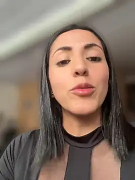 Snapshot of SamanthaWalker_ chatting on June 23, 3:10 pm SamanthaWalker online show from June 23, 3:10 pm