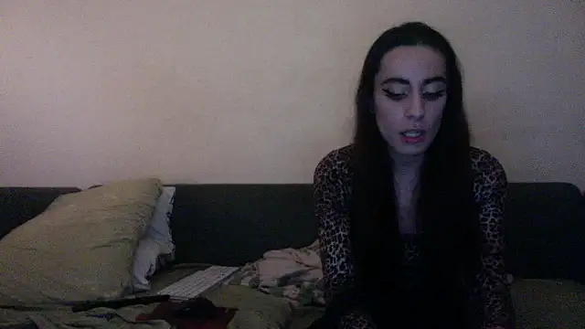 Snapshot of chiara-mario chatting on April 18, 6:56 pm chiara-mario online show from April 18, 6:56 pm
