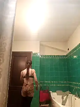 Snapshot of chiara-mario chatting on May 2, 12:32 pm chiara-mario online show from May 2, 12:32 pm