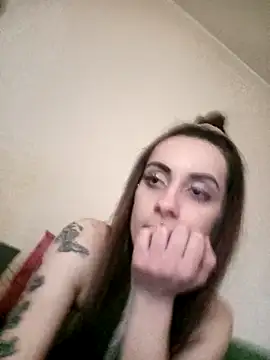 Snapshot of chiara-mario chatting on May 10, 1:38 pm chiara-mario online show from May 10, 1:38 pm