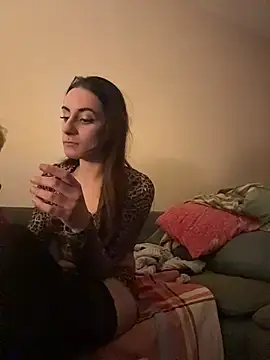 Snapshot of chiara-mario chatting on May 17, 11:45 pm chiara-mario online show from May 17, 11:45 pm