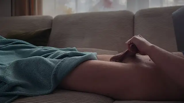 boylouis17 online show from April 20, 5:05 pm