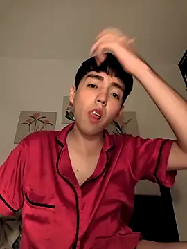 Lucca  555 online show from April 11, 2:16 am