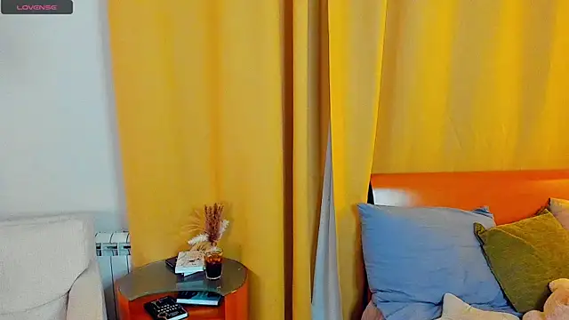 Snapshot of LynnCiprian chatting on June 8, 7:36 pm LynnCiprian online show from June 8, 7:36 pm