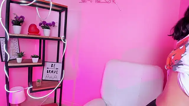 Nami Velle online show from April 1, 1:01 pm