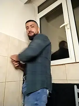 Tommy Porn  online show from April 10, 9:30 pm