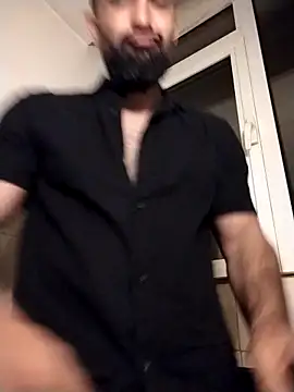 Tommy Porn  online show from April 14, 9:32 pm