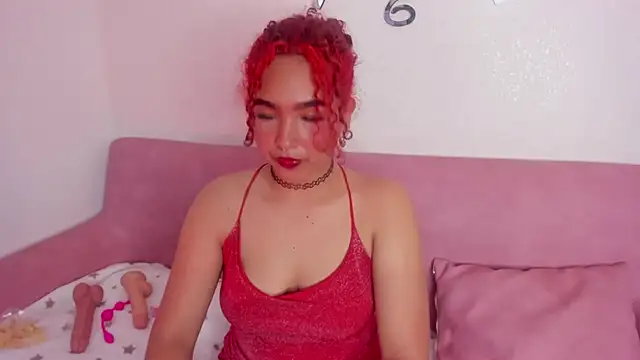 CoralineRed online show from June 1, 7:26 pm