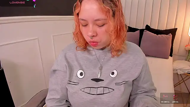 lil la skye online show from April 21, 11:49 am