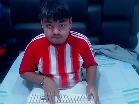 XNoahDeepThroatX online show from March 28, 3:50 am