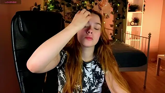 TiffanyVex online show from April 16, 3:24 pm