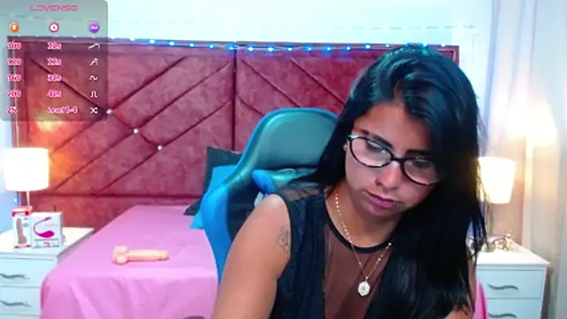 Snapshot of Alisha_Gamskar13 chatting on May 14, 1:23 am Alisha Gamskar13 online show from May 14, 1:23 am