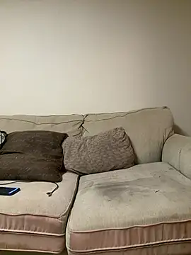 Riasvenenoo online show from April 15, 4:03 pm