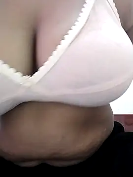 Snapshot of Umma-2 chatting on July 6, 3:58 am Umma-2 online show from July 6, 3:58 am