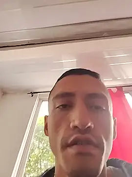Snapshot of TuCanero23cm chatting on June 23, 3:43 pm TuCanero23cm online show from June 23, 3:43 pm