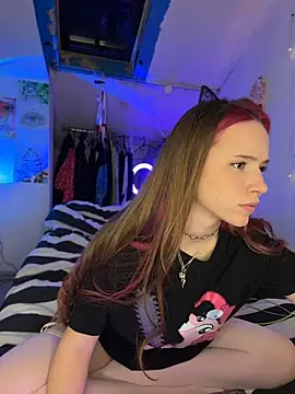 Ameliamoooon online show from April 18, 7:07 pm