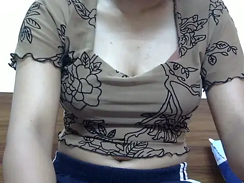 Snapshot of kAVYA_05 chatting on July 27, 4:41 am kAVYA 05 online show from July 27, 4:41 am