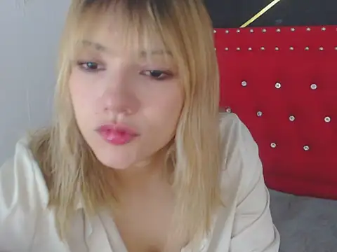 danielawidx online show from March 27, 11:04 pm