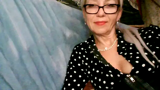 AlisaAngell online show from April 11, 2:49 am