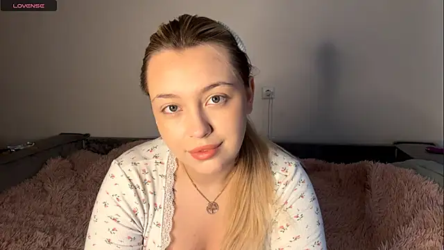 WonderedFlair online show from April 12, 7:35 am