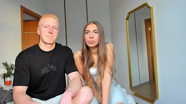 StepSisandStepBro online show from April 17, 5:27 pm