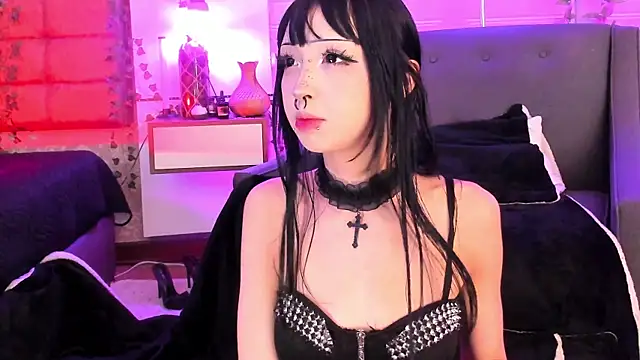 Snapshot of Vickmoon chatting on May 23, 8:02 pm Vickmoon online show from May 23, 8:02 pm