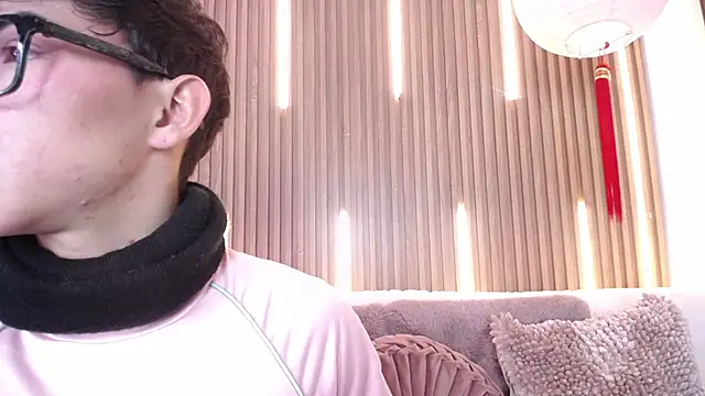 Cristopher Wild online show from April 3, 8:29 pm