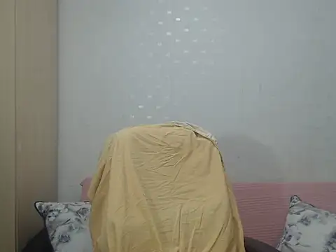 BlondEagleMuscle online show from March 31, 9:15 pm