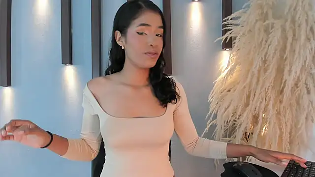 Rachel Jamesx online show from March 28, 9:25 pm