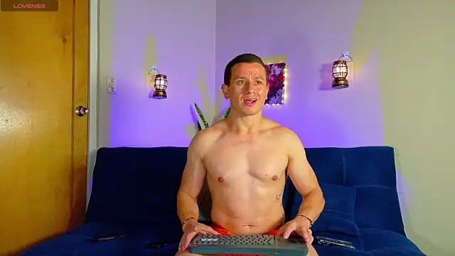 Andreew falcon online show from April 24, 3:25 pm