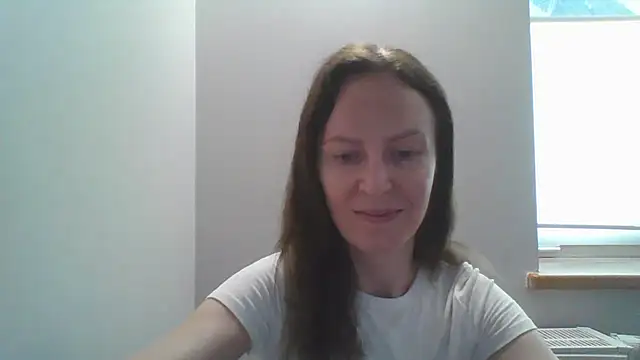 Snapshot of AnnaTight chatting on July 16, 8:31 am AnnaTight online show from July 16, 8:31 am