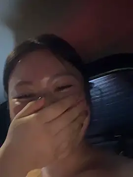 Yolanda9 online show from April 17, 1:14 pm