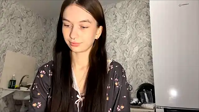 LaraDraggoo online show from April 22, 10:11 pm